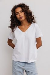 T shirt z dekoltem w kształcie V w kolorze BIAŁYM- V NECK-L. Białe t-shirty Marsala, l, bez wzorów, z bawełny, bez kołnierzyka, bez ramiączek. Za 69.90 zł.