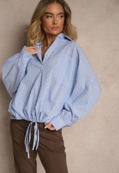 Jasnoniebieska Koszula z Bawełny o Kroju Oversize w Prążki ze Ściągaczem w Pasie Neoritia. Niebieskie koszule Renee, uniwersalny, bez wzorów, z bawełny, biznesowe, bez kołnierzyka, bez ramiączek. Za 119.99 zł.