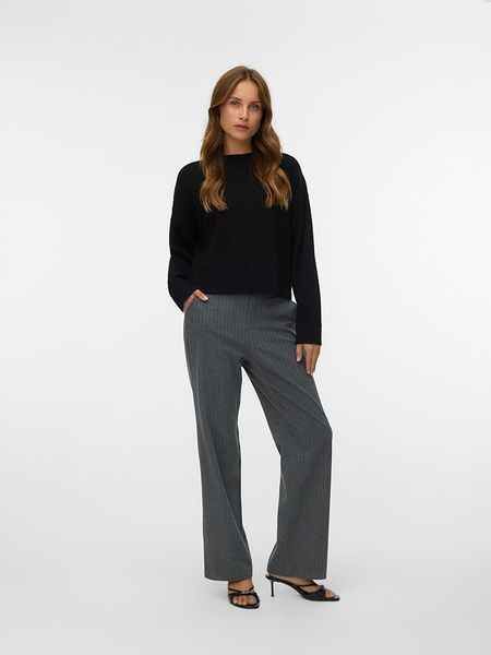 Vero Moda Sweter w kolorze czarnym rozmiar: M. Czarne swetry Vero Moda, m, bez wzorów, bez ramiączek. Za 66.47 zł.