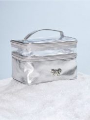 Kosmetyczka z dwiema przegrodami - srebrny. Szare kufry i kosmetyczki Sinsay, bez wzorów, bez dodatków. Za 35.99 zł.
