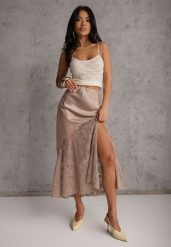 Beżowa Satynowa Spódnica Ozdobiona Rozcięciem na Nogę i Koronką Saviraet. Brązowe spódnice Renee, l, bez wzorów, z koronki, eleganckie, midi. Za 129.99 zł.