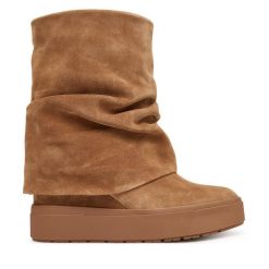 Botki Guess. Brązowe botki Guess, z aplikacjami, bez obcasa, na koturnie, bez zapięcia. Za 769.99 zł.