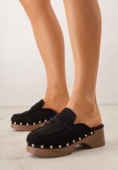 Czarne Klapki Drewniaki w Stylu Mokasynów z Nitami Hanaria. Czarne klapki Born2be, z aplikacjami, z jeansu, bez obcasa, na obcasie. Za 99.99 zł.