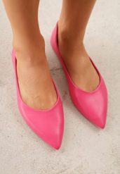 Fuksjowe Eleganckie Eleganckie Balerinki z Noskiem w Szpic Abssis. Czerwone baleriny Born2be, bez wzorów, z jeansu, bez obcasa. Za 59.99 zł.