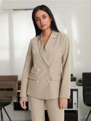 Marynarka dwurzędowa - brązowy. Brązowe marynarki i żakiety Sinsay, l, bez wzorów, z włókna, eleganckie. Za 79.99 zł.