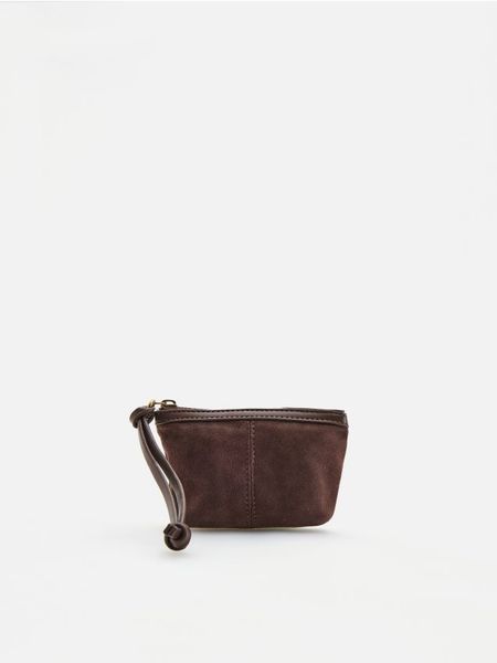 Kosmetyczka z imitacji zam - brązowy. Brązowe kufry i kosmetyczki Reserved, bez wzorów, bez dodatków. Za 49.99 zł.