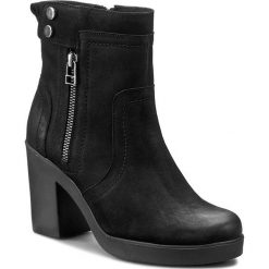 Botki ANN MEX - 7536 20C Czarny. Czarne botki Ann Mex, z aplikacjami, z nubiku, bez obcasa, na obcasie, bez zapięcia. W wyprzedaży za 259.00 zł.