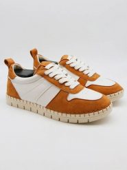 Bellucci Sneakersy w kolorze pomarańczowo-białym rozmiar: 38. Białe trampki Bellucci, bez wzorów, bez zapięcia. Za 108.99 zł.