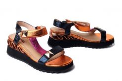 Artiker Relaks 58C1371 orange, sandały damskie. Pomarańczowe sandały Artiker Relaks, bez wzorów, ze skóry, bez obcasa, na koturnie, bez zapięcia. Za 294.90 zł.