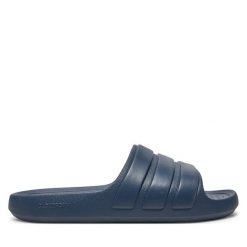 Klapki adidas. Niebieskie klapki Adidas, bez wzorów, bez obcasa. Za 89.99 zł.