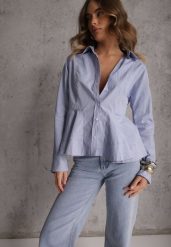 Niebieska Koszula z Baskinką z Bawełną Zdobiona Wzorem w Drobne Paski Merithara. Niebieskie koszule Renee, l, z aplikacjami, z bawełny, bez kołnierzyka, bez ramiączek. Za 109.99 zł.