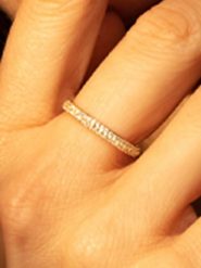 L instant d Or Złoty pierścionek "Amour Innocent" z cyrkoniami rozmiar: 60. Żółte pierścionki L instant d Or, z cyrkonią, złote. Za 861.99 zł.