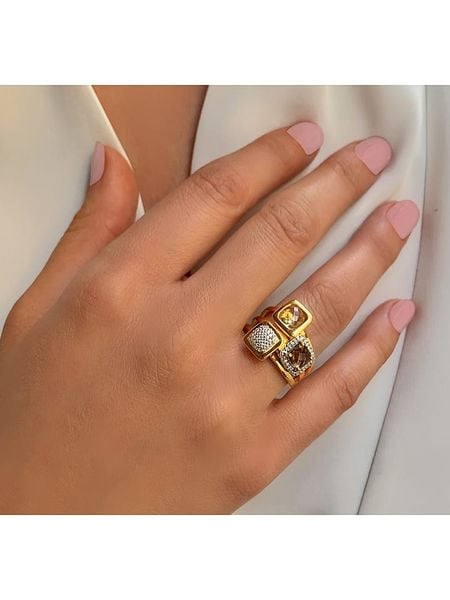 Les Petites Précieuses Pozłacany pierścionek z kamieniami szlachetnymi rozmiar: 60. Żółte pierścionki Les Petites Précieuses, z cyrkonią, pozłacane. Za 260.99 zł.