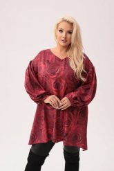 Oversize'owa tunika Amalia - elegancja w rozkwicie PLUS SIZE XXL. Czerwone tuniki Moda Size Plus Iwanek, na co dzień, plus size, bez wzorów, z elastanu, eleganckie, bez kołnierzyka, plus size, bez ramiączek. Za 239.90 zł.
