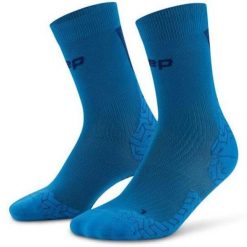 Damskie sportowe skarpety kompresyjne do połowy łydki Ultralight Core Run CEP. Niebieskie skarpety CEP, bez wzorów, z materiału. Za 79.00 zł.
