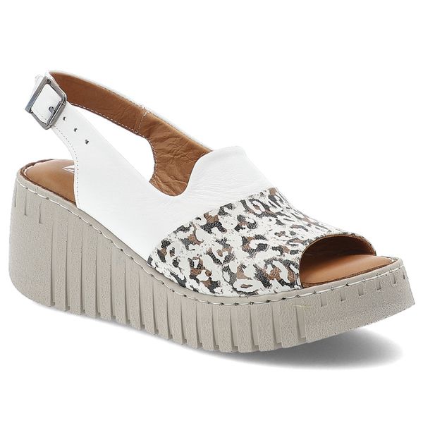 Białe Sandały Artiker Skórzane Obuwie Damskie Na Koturnie. Białe sandały Artiker, bez wzorów, ze skóry, biznesowe, bez obcasa, na koturnie, bez zapięcia. Za 209.00 zł.