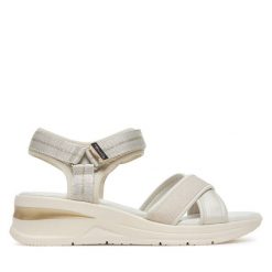 Sandały Tamaris. Białe sandały Tamaris, bez wzorów, bez obcasa, na koturnie, bez zapięcia. Za 219.99 zł.