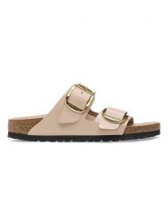 Birkenstock Skórzane klapki "Arizona Big Buckle" w kolorze beżowym rozmiar: 37. Brązowe klapki Birkenstock, bez wzorów, z otwartym noskiem, bez obcasa. Za 527.10 zł.