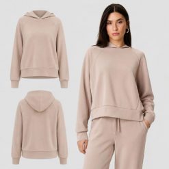 BLUZA DAMSKA 4F DRESOWA NIEROZPINANA Z KAPTUREM Z MODALEM KOLOR BEŻOWY. Brązowe bluzy 4f, l, bez wzorów, z dresówki, z kapturem. Za 136.00 zł.