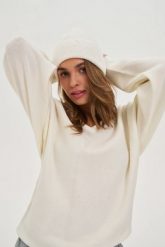Ciepła czapka biała. Białe czapki MOODO, bez wzorów, z elastanu. Za 54.99 zł.