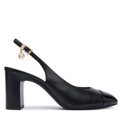 Półbuty MICHAEL Michael Kors. Czarne czółenka MICHAEL Michael Kors, bez wzorów, bez obcasa, na obcasie, bez zapięcia. Za 679.99 zł.