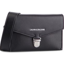 Torebka CALVIN KLEIN JEANS - Sculpted Envelope Sling K60K605238 001. Czarne listonoszki Calvin Klein Jeans, bez wzorów, z jeansu, eleganckie, na ramię, bez dodatków. W wyprzedaży za 279.00 zł.