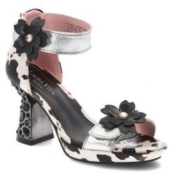Sandały damskie Laura Vita, cholewka ze skóry naturalnej licowej na efektownym obcasie z ażurowym detalem przyciągają uwagę zwierzęcym wzorem i metal. Szare sandały Laura Vita, z aplikacjami, ze skóry, bez obcasa, na obcasie, bez zapięcia. Za 341.90 zł.
