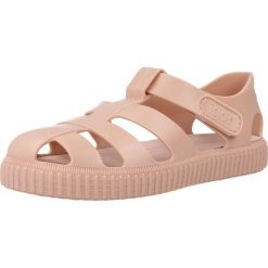 Sandały IGOR S10292 Rose. Czerwone sandały Igor, bez wzorów, z gumy, bez obcasa, bez zapięcia. Za 123.99 zł.