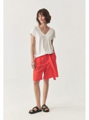 TATUUM Szorty w kolorze koralowym rozmiar: 42. Czerwone szorty Tatuum, bez wzorów, z tkaniny, z podwyższonym stanem. Za 106.95 zł.