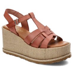 Brązowe Sandały Yokono Skórzane Obuwie Damskie. Brązowe sandały Yokono, bez wzorów, ze skóry, boho, bez obcasa, na koturnie, bez zapięcia. Za 289.00 zł.