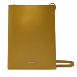 Torebka Calvin Klein. Zielone listonoszki Calvin Klein, bez wzorów, bez dodatków. Za 459.99 zł.
