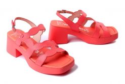 WONDERS D-1020 coral, sandały damskie. Czerwone sandały Wonders, bez wzorów, z gumy, bez obcasa, bez zapięcia. Za 391.93 zł.