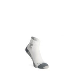 Skarpety do biegania damskie X-Socks Run Discover Ankle. Białe skarpety X Socks, bez wzorów. Za 80.99 zł.