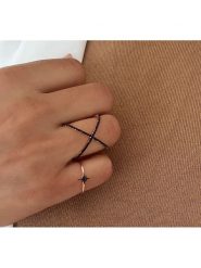 DI GIORGIO Pozłacany pierścionek z cyrkoniami rozmiar: 60. Czarne pierścionki DI GIORGIO, z cyrkonią, pozłacane. Za 108.99 zł.