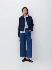 Vila Dżinsy "Lotta" - Comfort fit - w kolorze niebieskim rozmiar: 34. Niebieskie jeansy Vila, bez wzorów, z podwyższonym stanem. Za 120.95 zł.