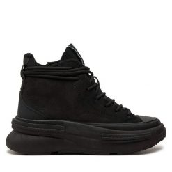 Botki Refresh. Czarne botki Refresh, bez wzorów, bez obcasa, na płaskiej podeszwie, bez zapięcia. Za 349.99 zł.
