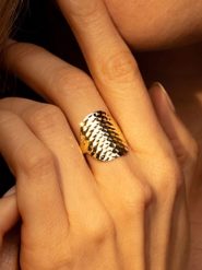 OR ÉCLAT Złoty pierścionek "Armadillo" rozmiar: 52. Żółte pierścionki OR ÉCLAT, złote. Za 1,513.99 zł.