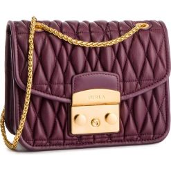 Torebka FURLA - Metropolis Cometa 993944 B BUH4 2Q0 Amaranto f. Fioletowe torebki klasyczne Furla, bez wzorów, ze skóry, bez dodatków. W wyprzedaży za 679.00 zł.
