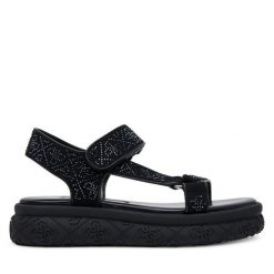Sandały Guess. Czarne sandały Guess, z aplikacjami, bez obcasa, na płaskiej podeszwie, bez zapięcia. Za 439.99 zł.