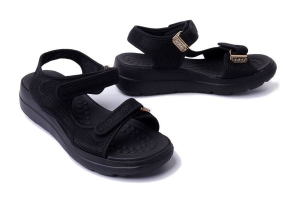 AZALEIA 18833 GREICE SOFT PAPETE AT004 black, sandały damskie. Czarne sandały Azaleia, bez wzorów, bez obcasa, bez zapięcia. Za 199.90 zł.