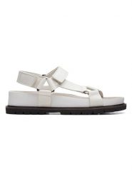Clarks Skórzane sandały w kolorze białym rozmiar: 38. Białe sandały Clarks, bez wzorów, klasyczne, z otwartym noskiem, bez obcasa, bez zapięcia. Za 167.28 zł.
