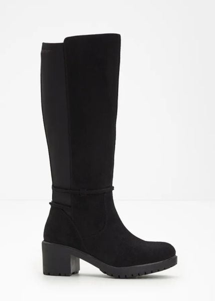Kozaki. Czarne kozaki bonprix, bez obcasa, bez zapięcia. Za 209.99 zł.