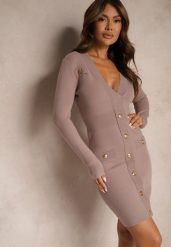 Ciemnobeżowa Sukienka z Wiskozą o Dopasowanym Kroju z Imitacją Kieszeni i Guzikami Meriorra. Brązowe sukienki Renee, na co dzień, m, bez wzorów, z wiskozy, eleganckie, bez kołnierzyka, bez ramiączek, mini, dopasowane. Za 119.99 zł.