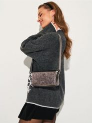 Metaliczna torebka na ramię - czarny. Czarne torby na ramię Sinsay, bez wzorów, na ramię, bez dodatków. Za 39.99 zł.