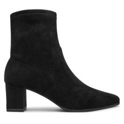 Botki Caprice. Czarne botki Caprice, bez wzorów, bez obcasa, na słupku, bez zapięcia. Za 359.99 zł.