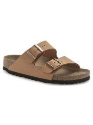 Birkenstock Klapki "Arizona" w kolorze jasnobrązowym rozmiar: 39. Brązowe klapki Birkenstock, bez wzorów, z otwartym noskiem, bez obcasa. Za 357.95 zł.