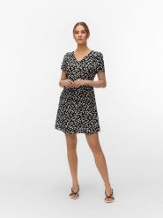 Vero Moda Sukienka w kolorze czarno-białym rozmiar: S. Białe sukienki Vero Moda, s, bez wzorów, z wiskozy, bez kołnierzyka, bez ramiączek, mini, rozkloszowane. Za 90.95 zł.