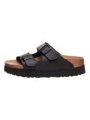 Birkenstock Klapki "Arizona Grooved" w kolorze czarnym rozmiar: 41. Czarne klapki Birkenstock, bez wzorów, z otwartym noskiem, bez obcasa. Za 396.24 zł.