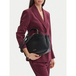 Torebka GINO ROSSI. Czarne torebki klasyczne Gino Rossi, bez wzorów, bez dodatków. Za 199.99 zł.