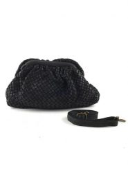 Amara Skórzana kopertówka "Miller" w kolorze czarnym - 35 x 23 x 8 cm rozmiar: onesize. Czarne kopertówki Amara, bez wzorów, z materiału, przez ramię, bez dodatków. Za 501.57 zł.